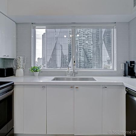 Globalstay Yonge St Condos Toronto Exterior photo