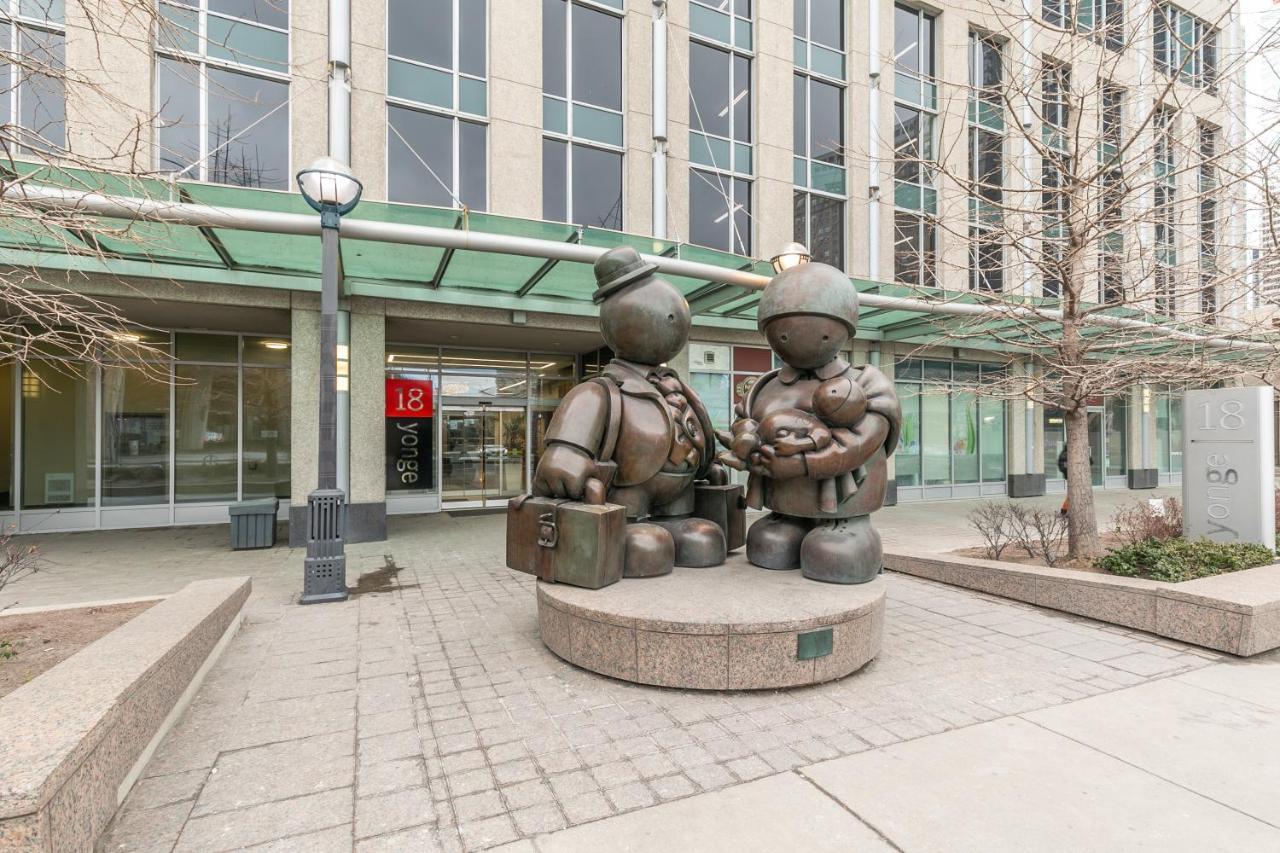 Globalstay Yonge St Condos Toronto Exterior photo