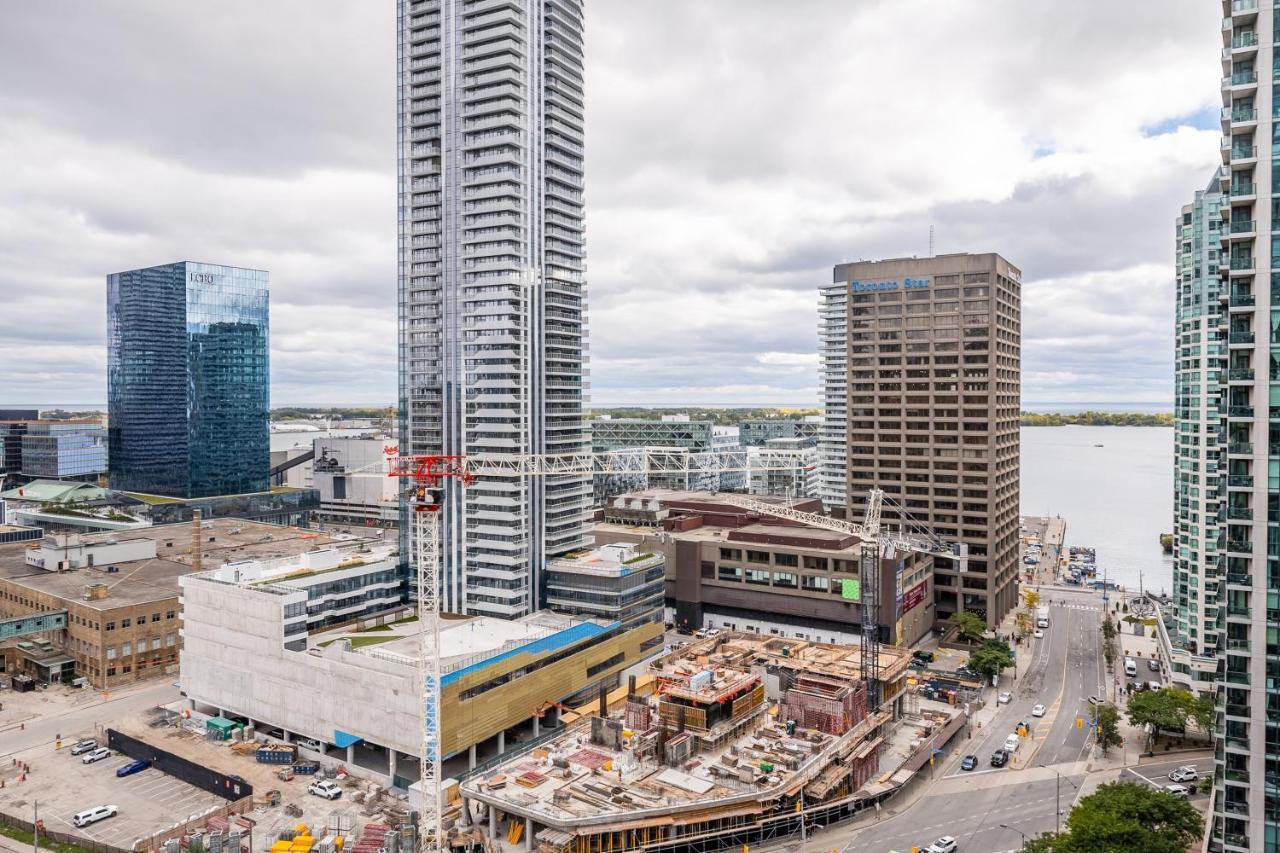Globalstay Yonge St Condos Toronto Exterior photo