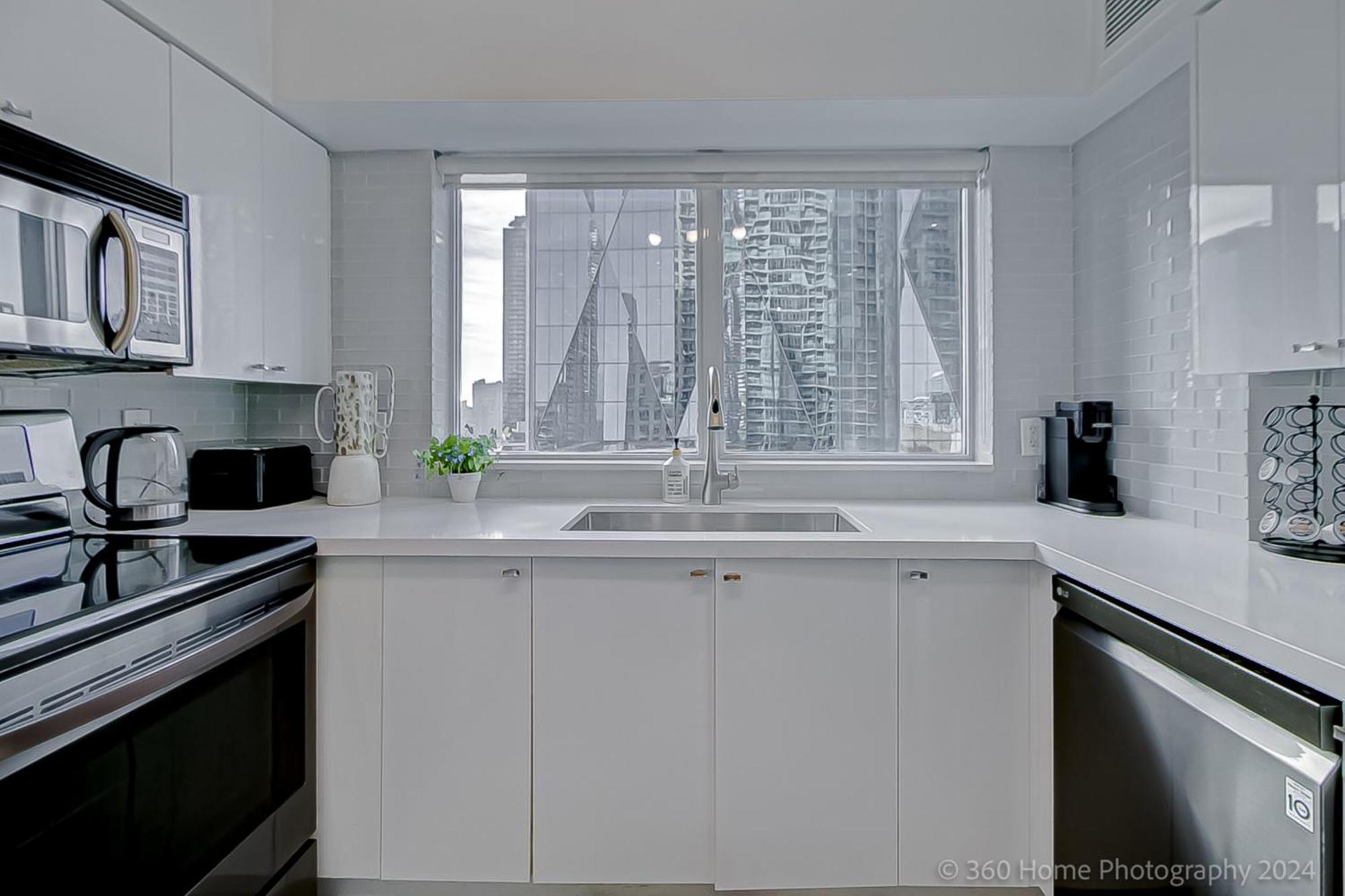 Globalstay Yonge St Condos Toronto Exterior photo