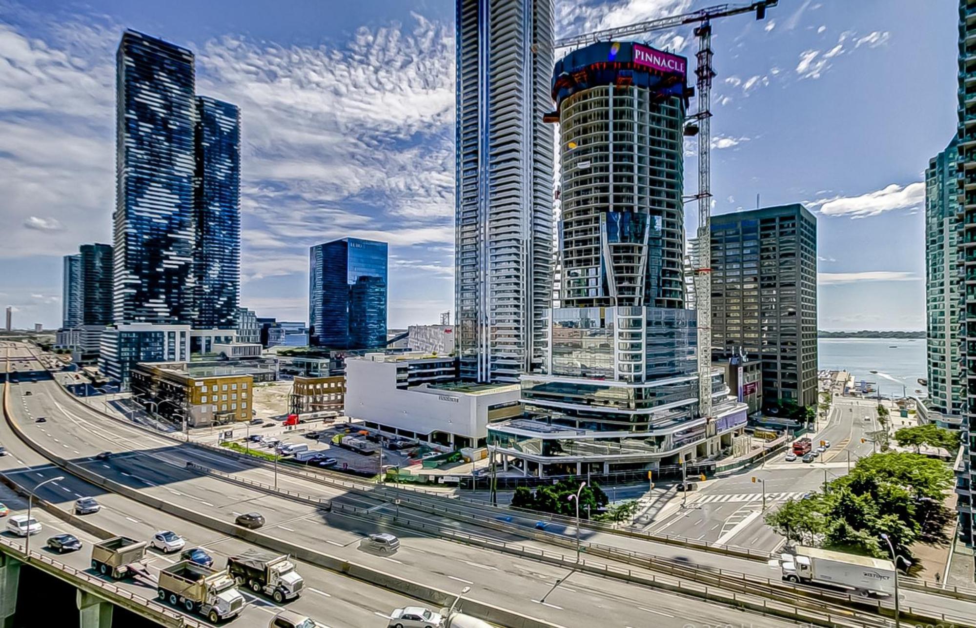 Globalstay Yonge St Condos Toronto Exterior photo