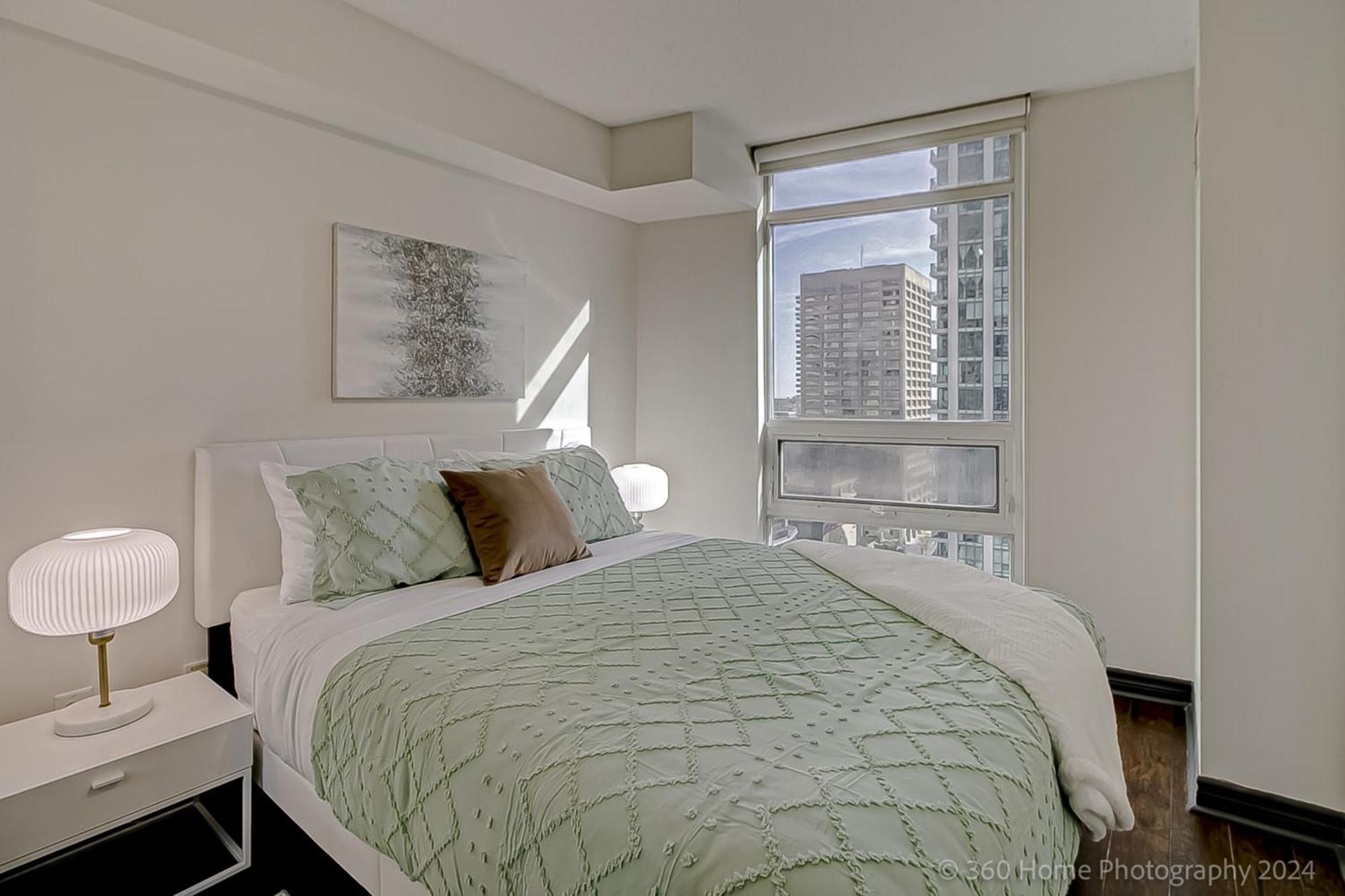 Globalstay Yonge St Condos Toronto Exterior photo