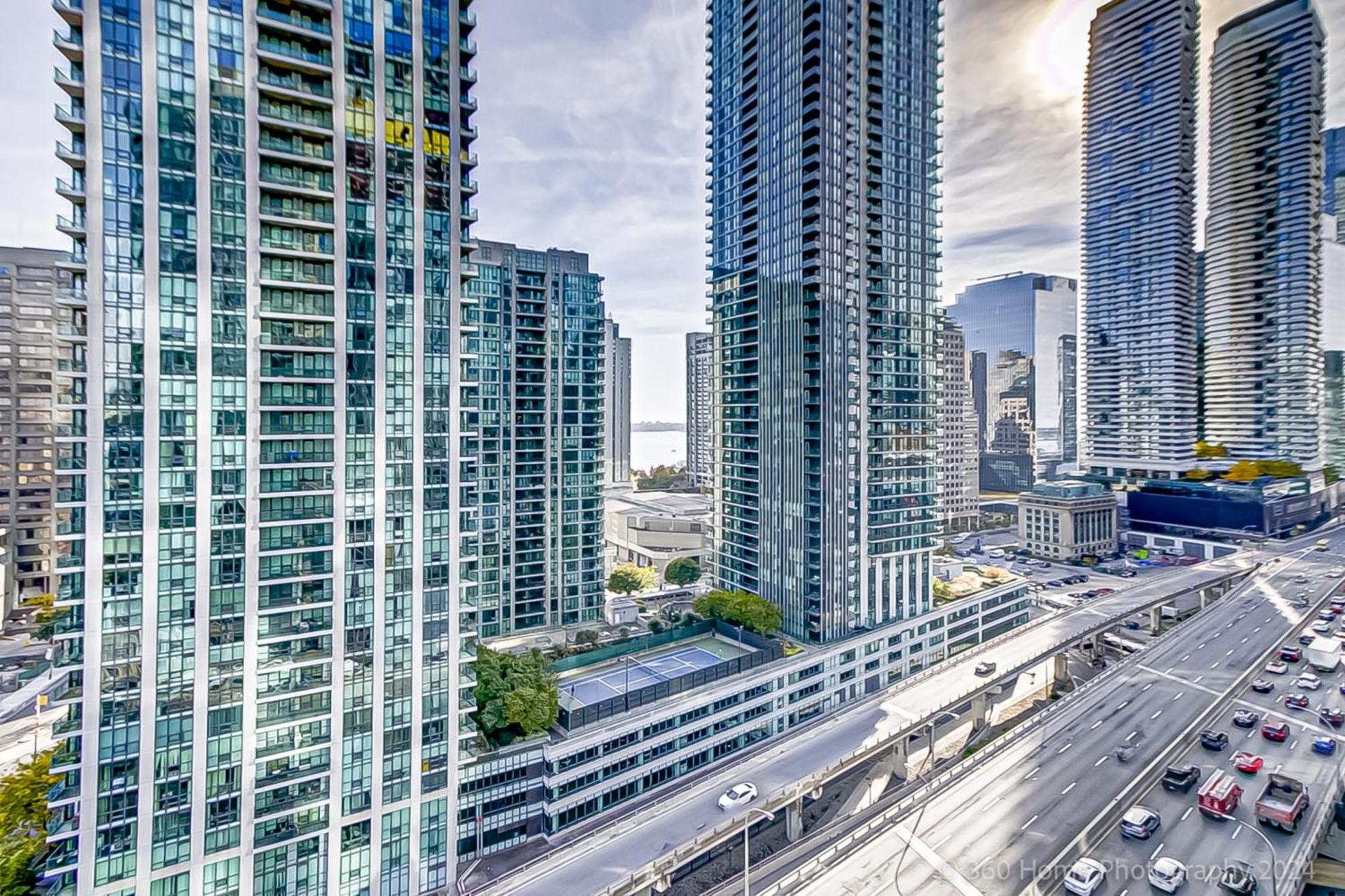 Globalstay Yonge St Condos Toronto Exterior photo
